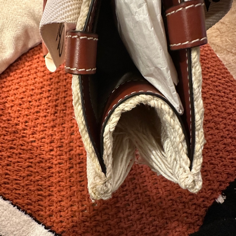 Authentic Chloé Woody Medium Woven Fringe Tote - Picture 7 of 15